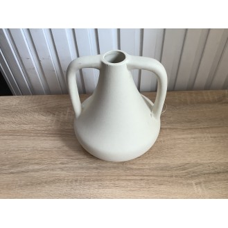 Handle vase